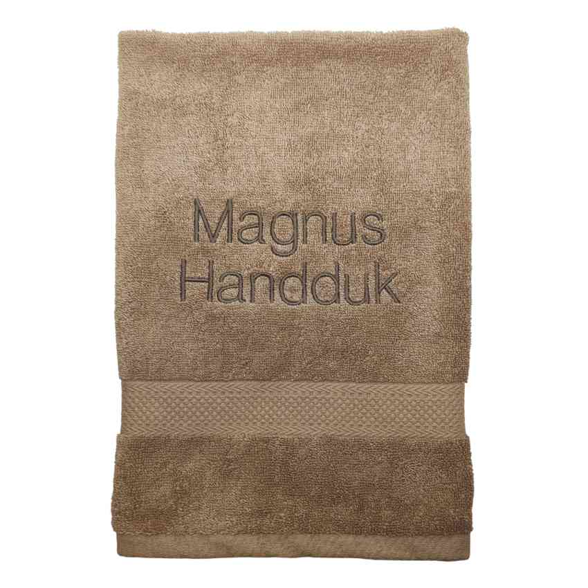 Handduk med broderat namn i rak stil - nougat