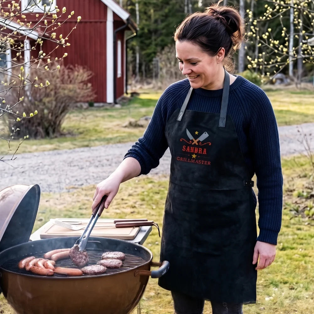 Skinnförkläde med personlig brodyr