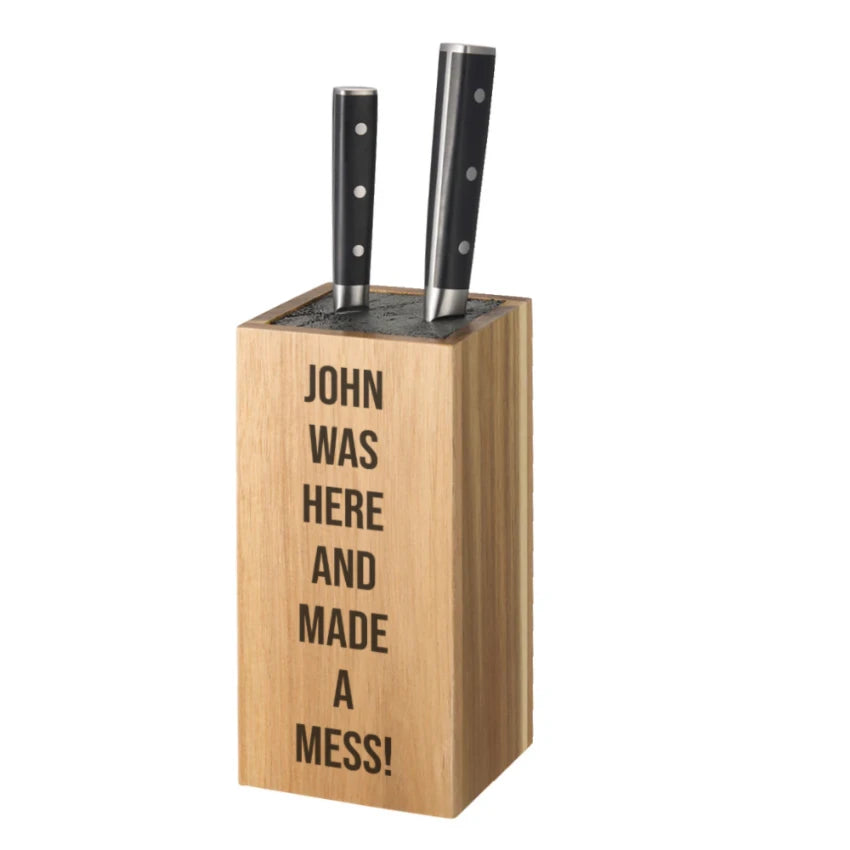 Snyggt knivblock i trä med gravering