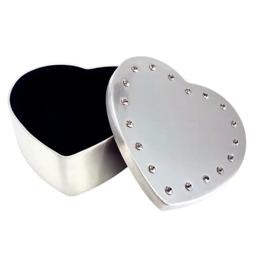 Hjärtformat smyckeskrin med stenar