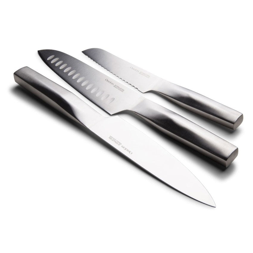 Knivset i rostfritt från Orrefors.