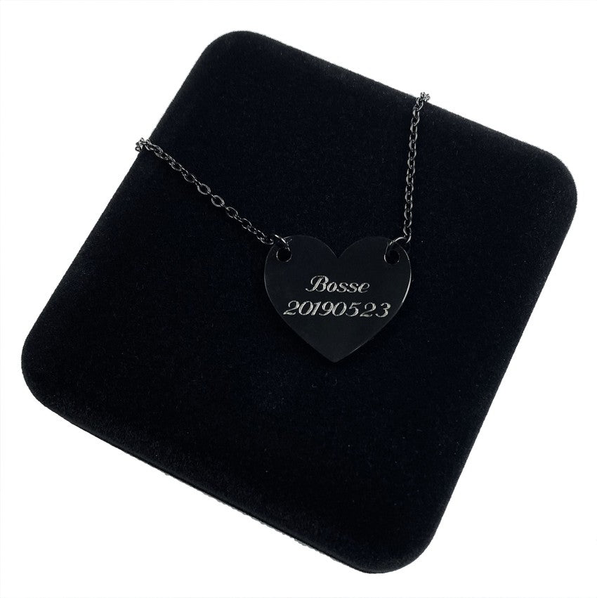 Halsband hjärta - svart - med gravyr